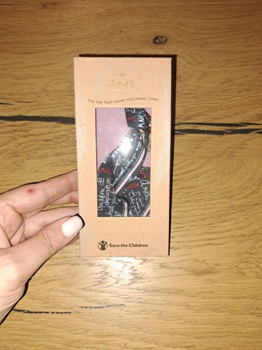 Anekke NOWY  breloczek z folia zabezpieczającą