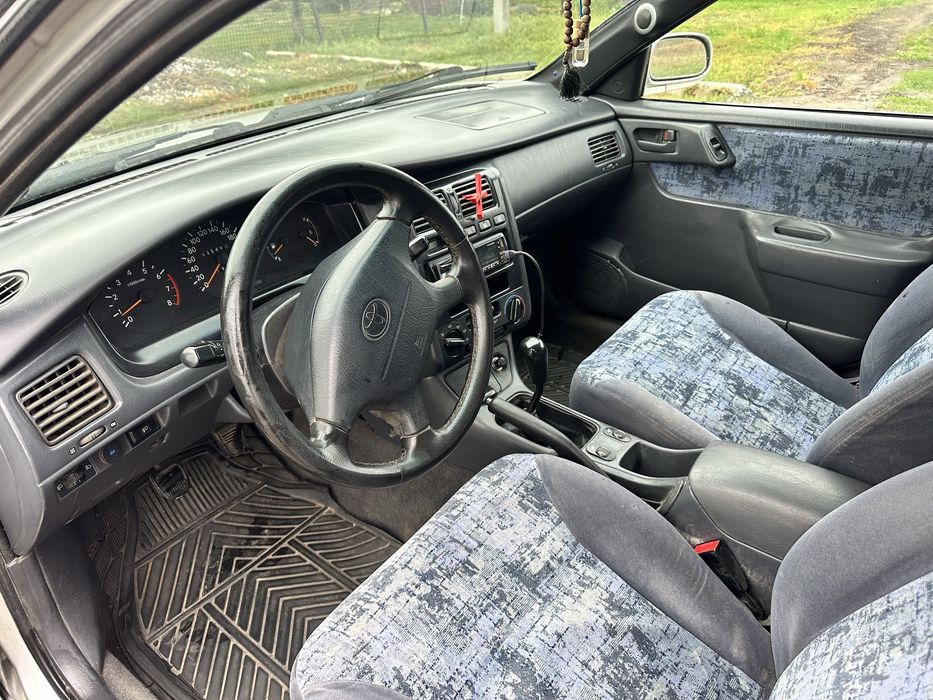 Toyota carina e 1.8