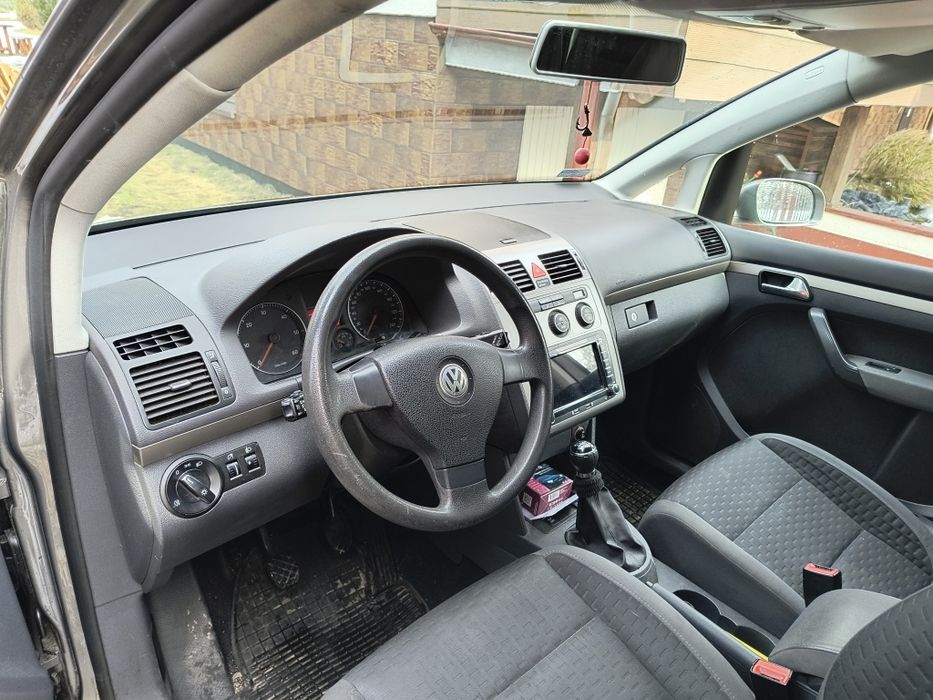 Sprzedam Volkswagen Touran 2008 7 os 1.9 TDI