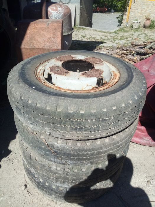 4 pneus Camac 8.25-20