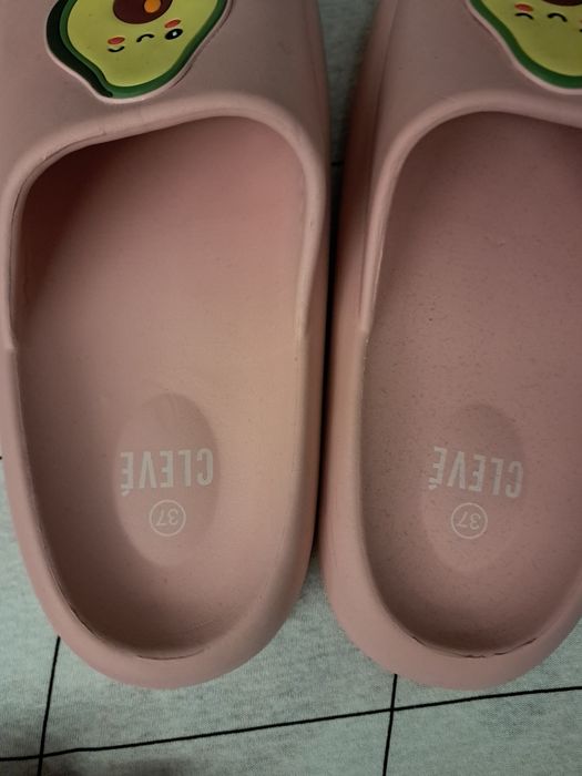Nowe Klapki  Awokado r.37