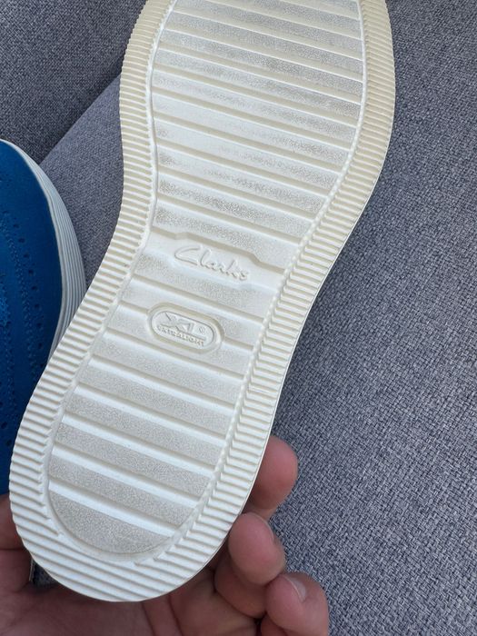 взяття нове Clarks UK 7 на 41р