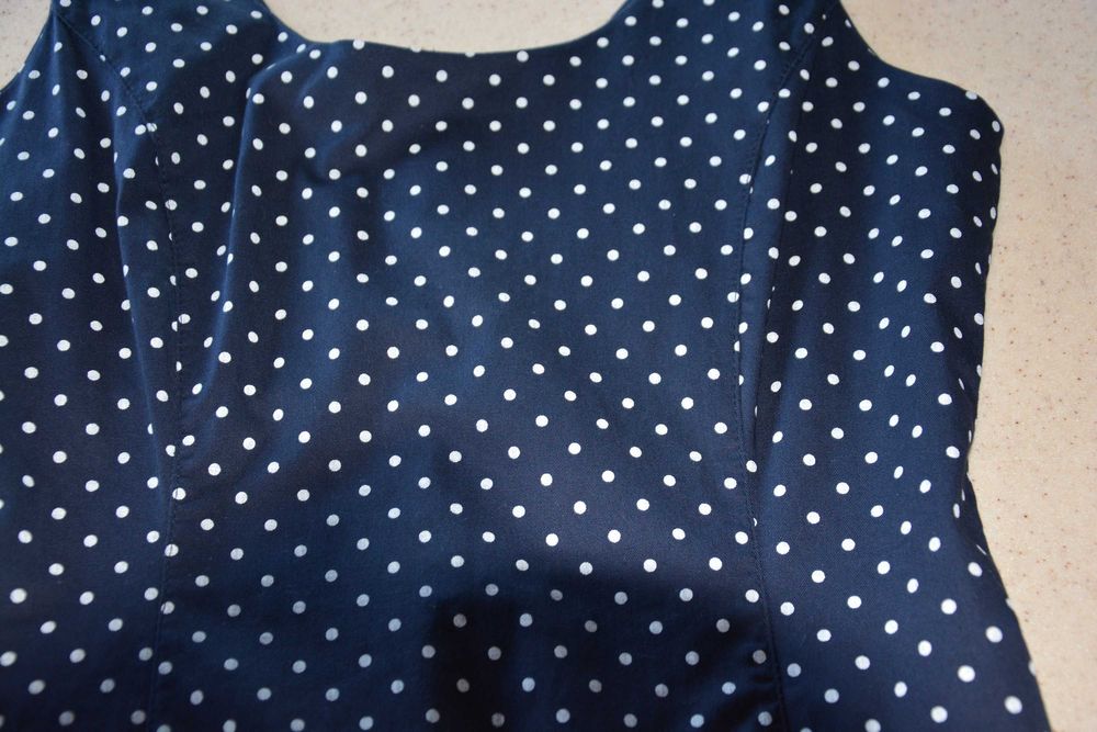 sukienka bez rękawów rozm. 38