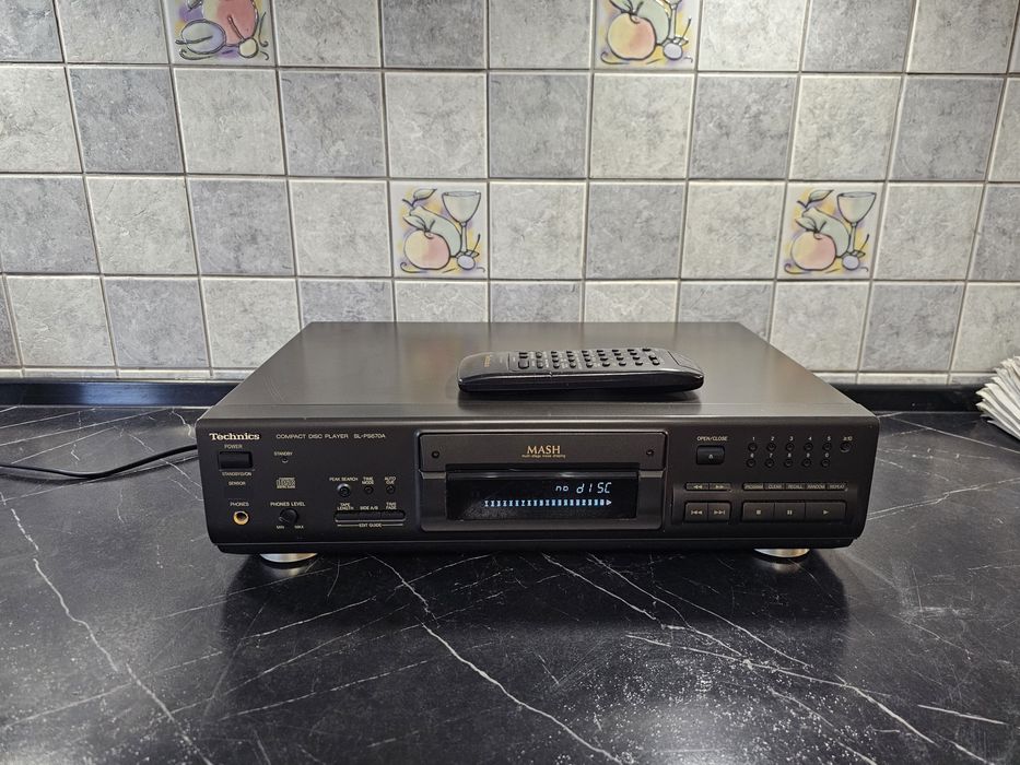Odtwarzacz CD Technics SL-PS670A pilot
