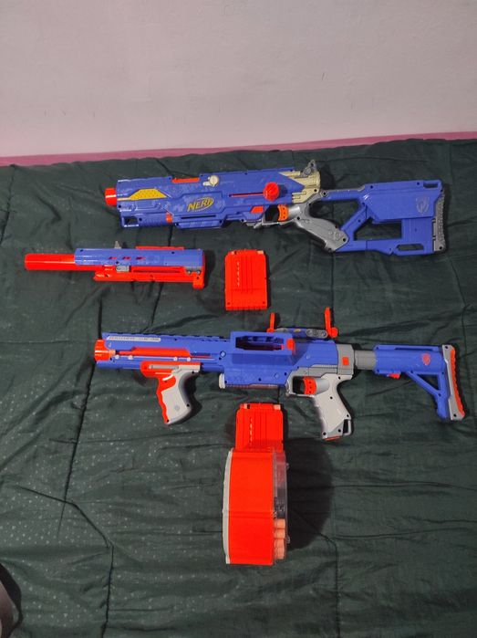 NERF...N-STRIKE..2 pistolas.