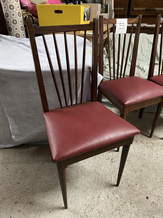 Conjunto de 5 Cadeiras Antigas de Madeira com Assento em Pele