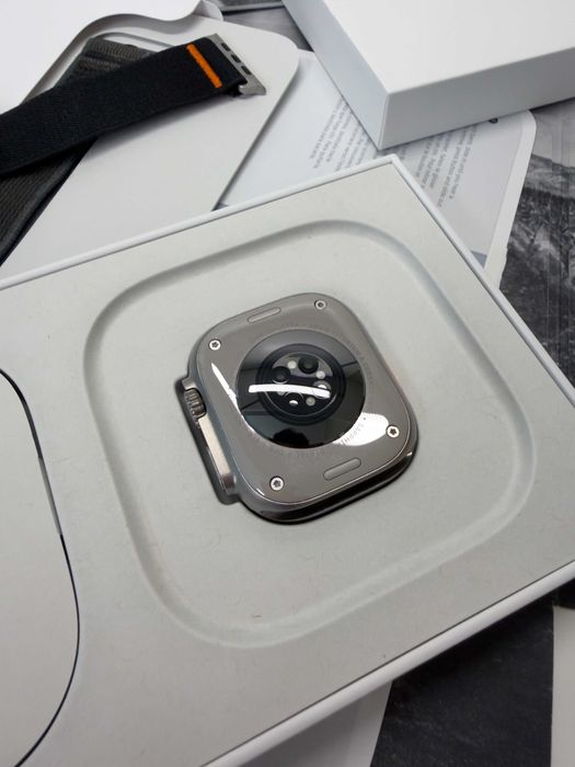 Apple Watch Ultra 2・Titânio natural (Factura e Garantia)
