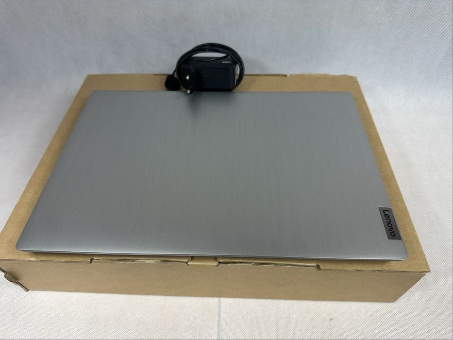 Laptop Lenovo IdeaPad 3 15IIL05 15,6"/i3/12GB/256GB/Win11 (81WE010XPB)