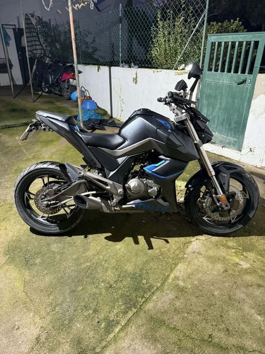 Zontes 125cc, bom estado.