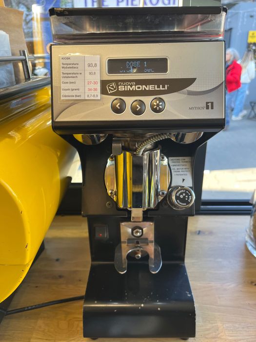 Sprzedam profesjonalny młynek do kawy Nuova Simonelli Mythos One Clima
