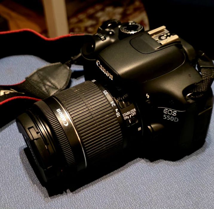 CANON EOS 550D Máquina fotográfica
