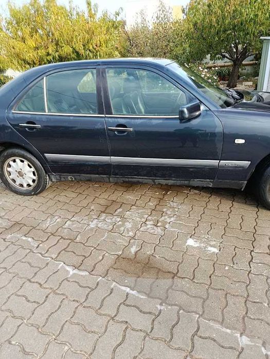 Vendo Mercedes E250 W210