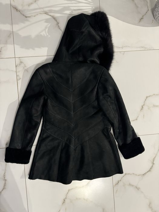 Жіноча дублянка з капюшоном