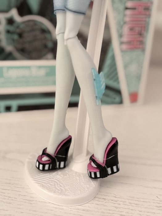 Лагуна Monster High