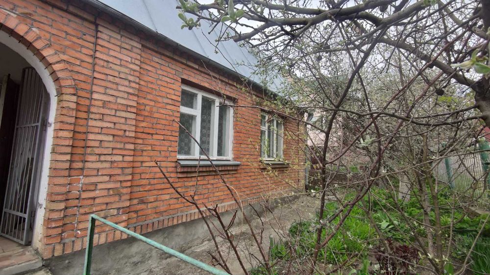 Продається цегляний будинок , р-н Ружична