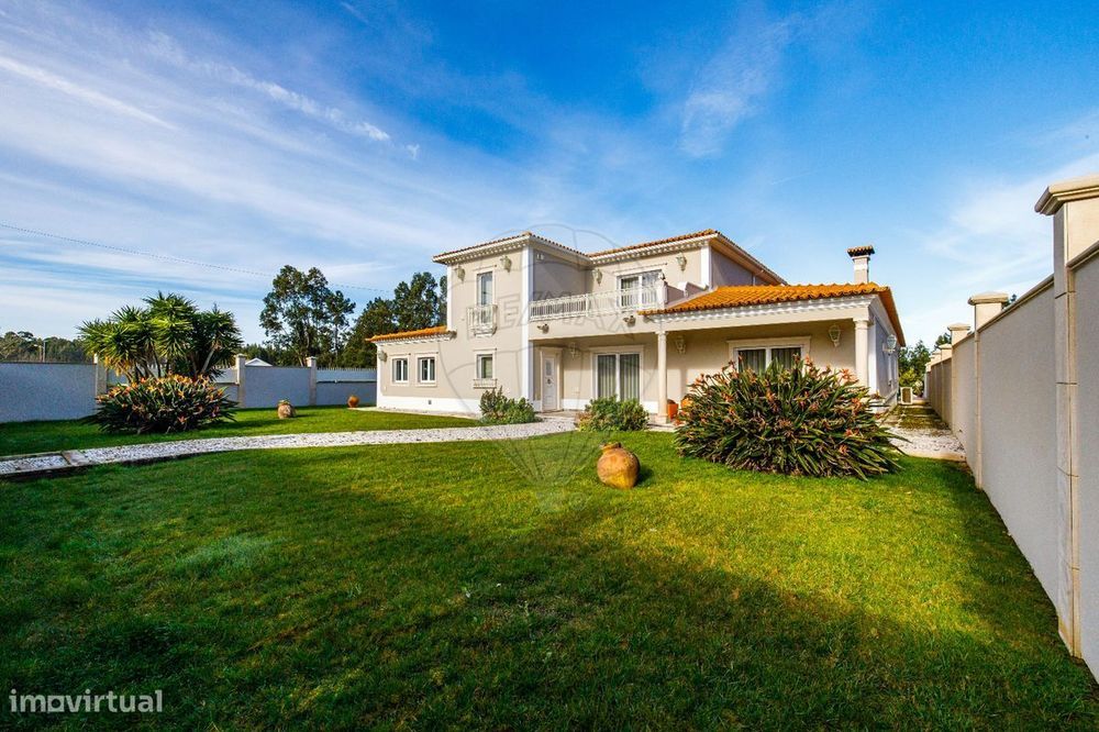 T4 Detached House for Sale