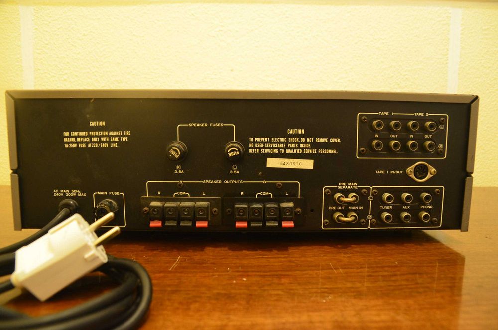 Amplificador Tensai (Akai) TA-2030