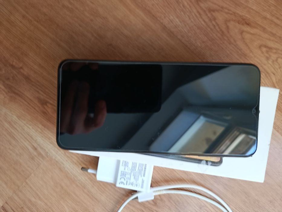Продам телефон смартфон SAMSUNG Galaxy A04
