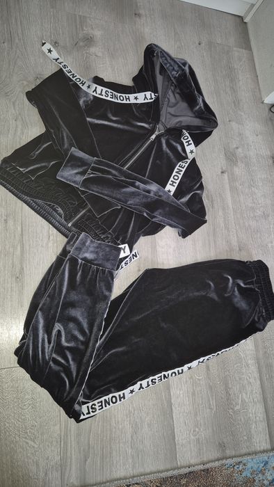 Komplet dresowy welurowy