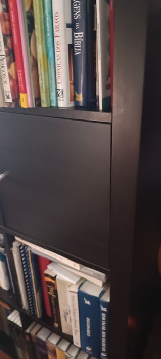 Estante IKEA 5x5 blocos preto castanho com 5 portas