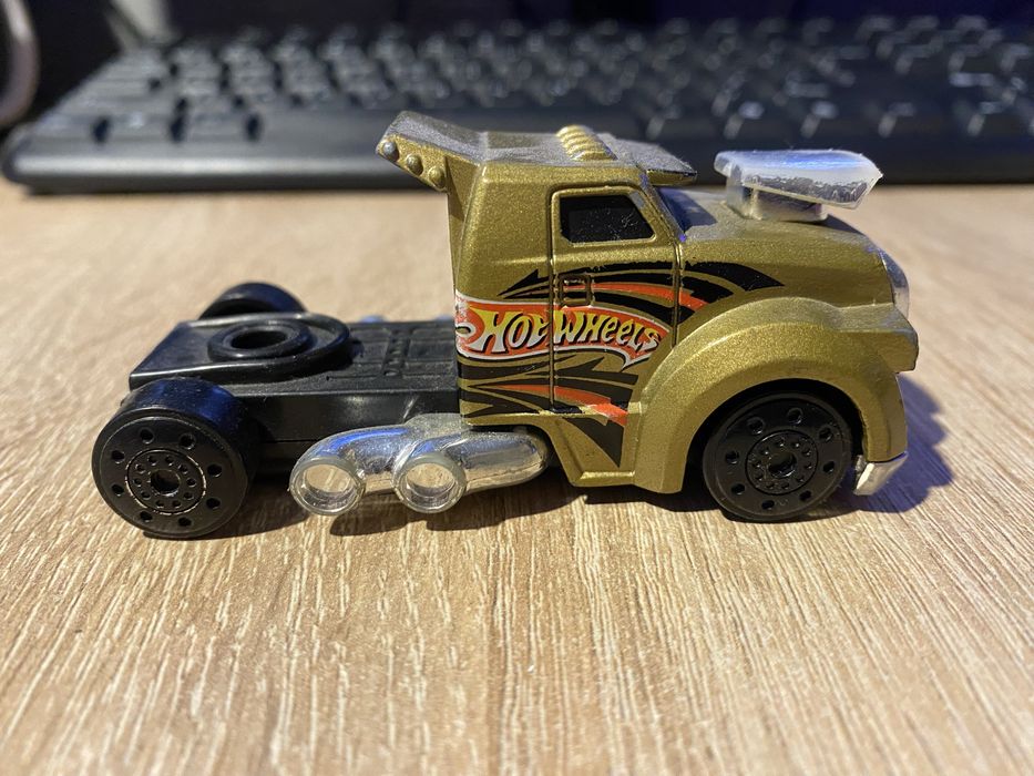 Cieżarówka Hot Wheels