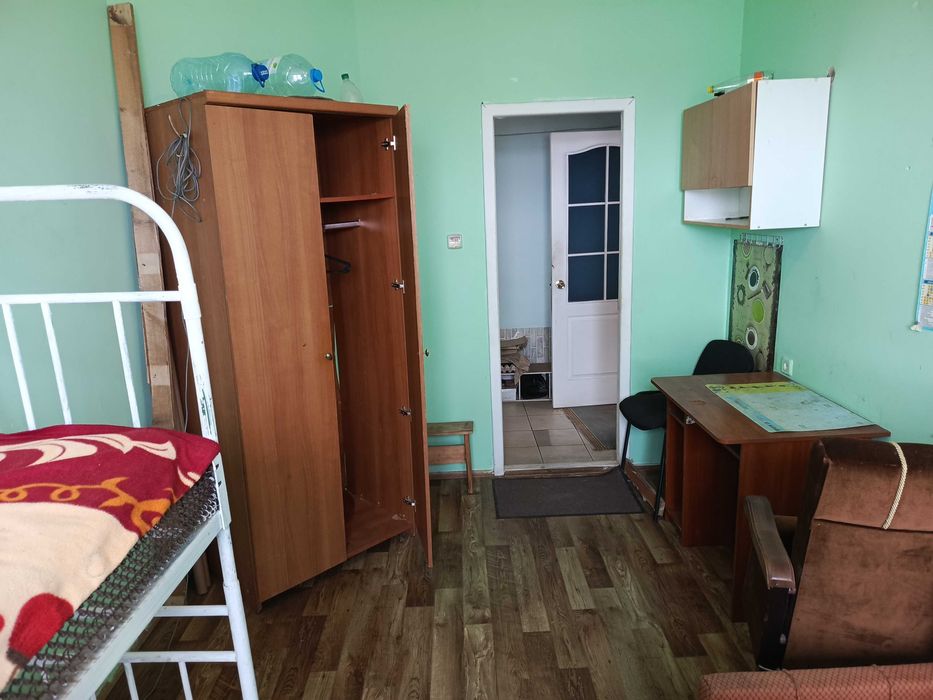 Продаю 5 комнатную квартиру в центре пгт Таирово.