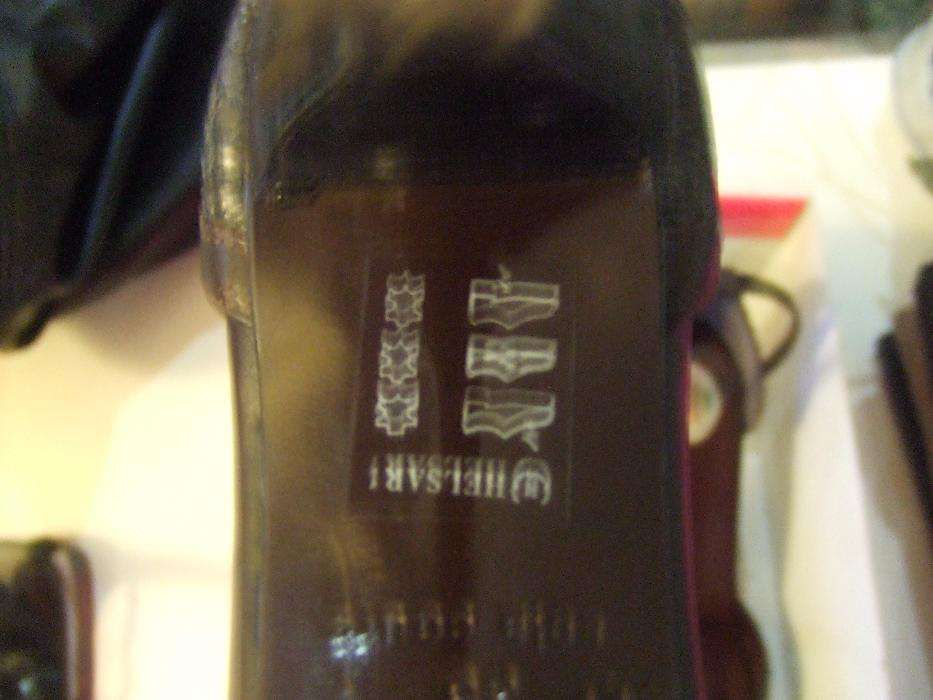 Sandalia Helsar em pele de cobra verdadeira T.36