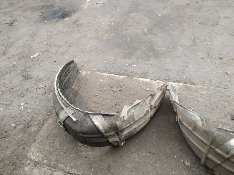 Підкрилок зад Мазда 3 Седан Mazda 3 Bk