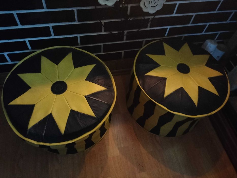 Pufy 2 sztuki  stan idealne