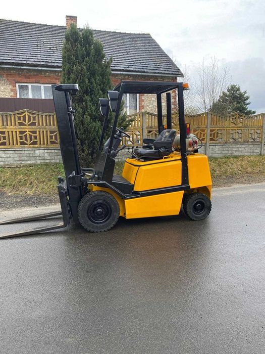 Wózek widłowy YALE GLP25 lpg triplex