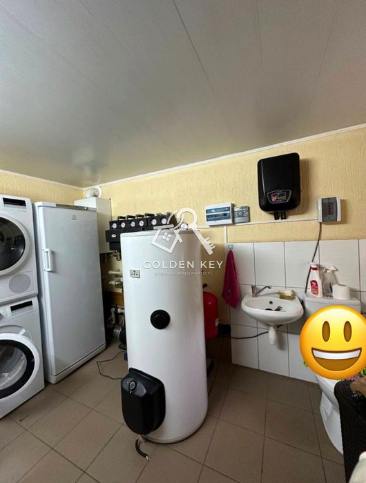 Продаж будинку по вул. В.Бизова ( Якіра )