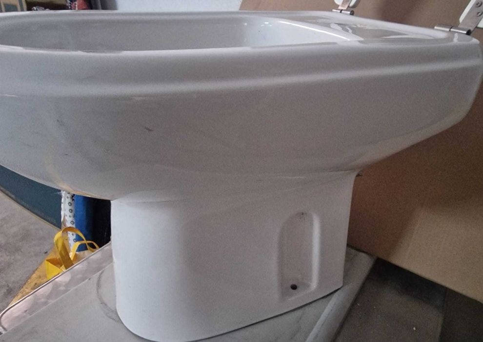 VENDE Bidé Sanindusa com tampa