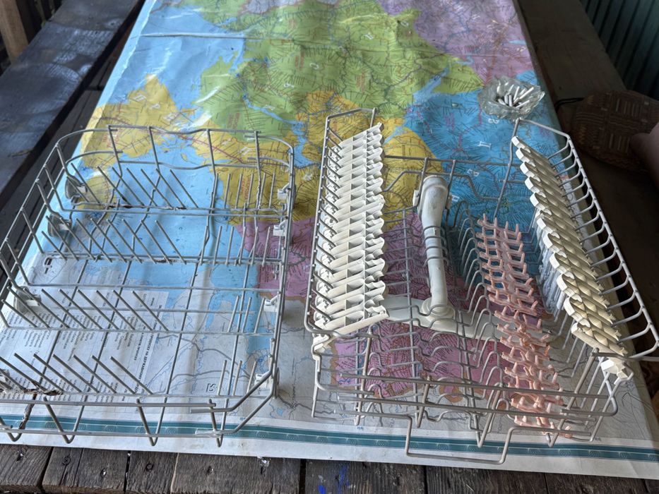 Корзина верхня та  нижня для посудомийної машини Electrolux