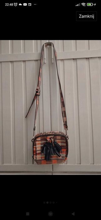 Mała kolorowa z kieszonkami