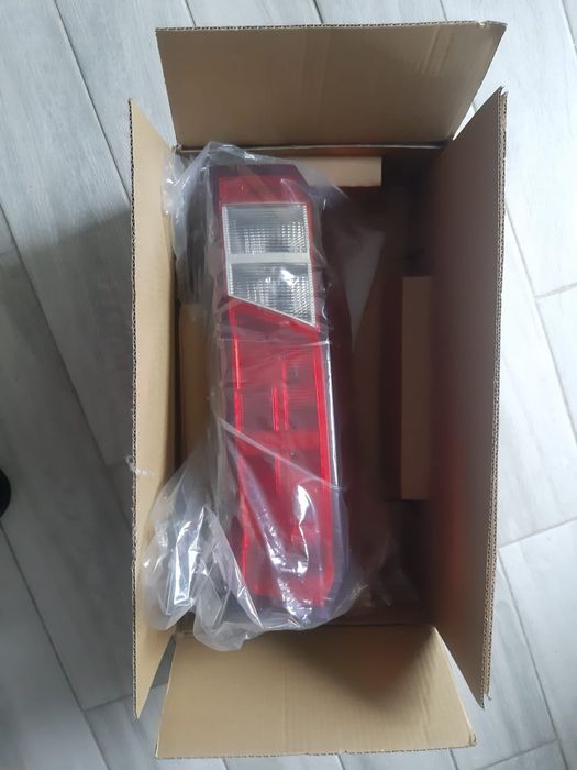 Nowa lampa WV Craftr II tył lewy