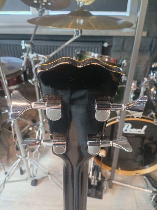 Gitara basowa Diamant