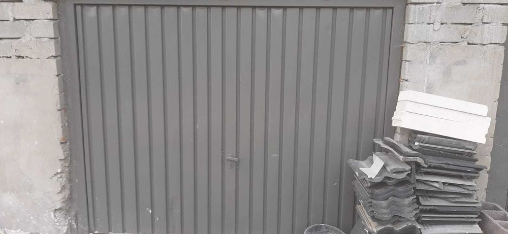 Drzwi garażowe podnoszone 2 szt.