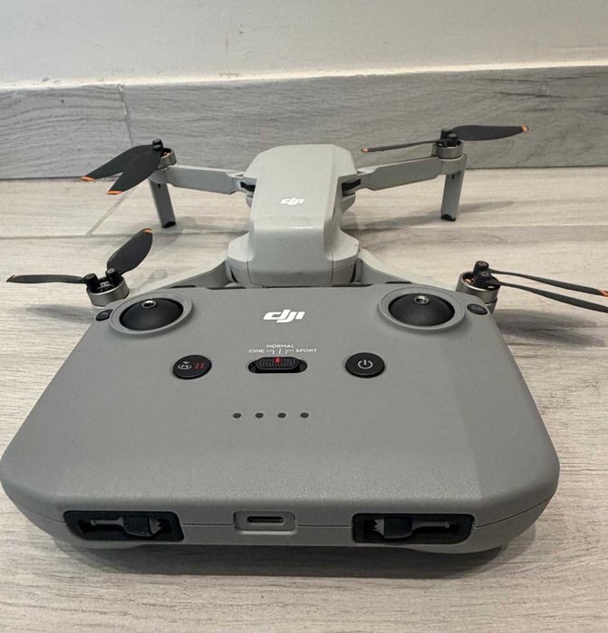 Sprzedaję Drona DJI mini 2
