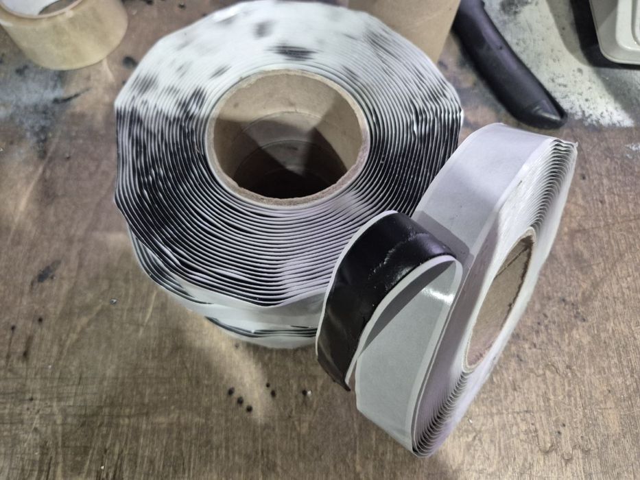 Стрічка герметизуюча бутилова двостороння 25мм*10м (рулон)