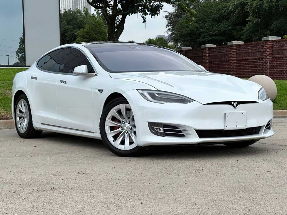 Tesla Model S      2016