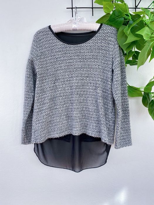 Sweterek szary z dlugim tylem