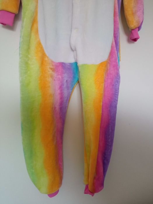 Tęczowa piżama jednoczęściowa jednorożec kombinezon r S