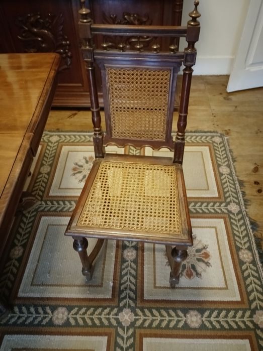 Mobília de sala de jantar estilo Henrique II