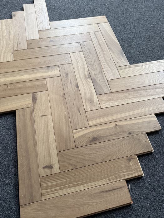 Podłoga drewniana Jodełka Dąb RUSTIC 15x80x400mm, olej UV x2 BRESLAU