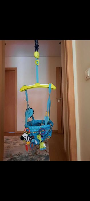 Saltador porta bebê