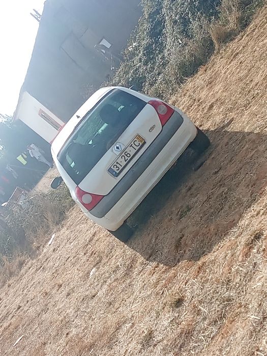 Renault Clio 2002 — photo 2