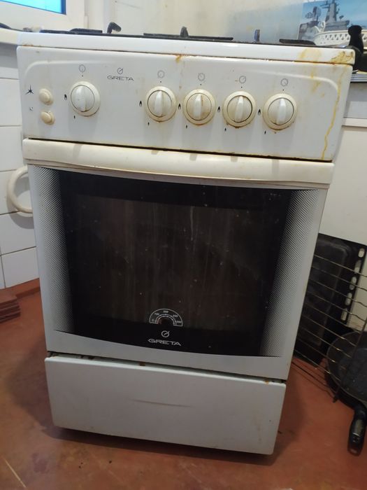 Газова плита Greta з духовкою, 4 конфорки, вживана