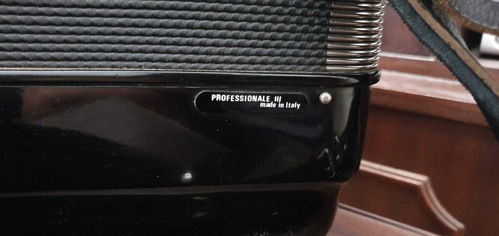 Acordéon Paoolo Soprani nove registro em quarta de voz