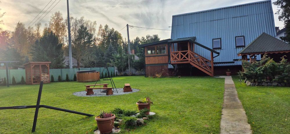 Komfortowy wygodny domek , Altana  , Jacuzzi , ognisko , basen.