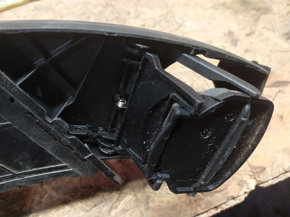 Підстаканник правий тримач стакану БМВ Е90 BMW E90